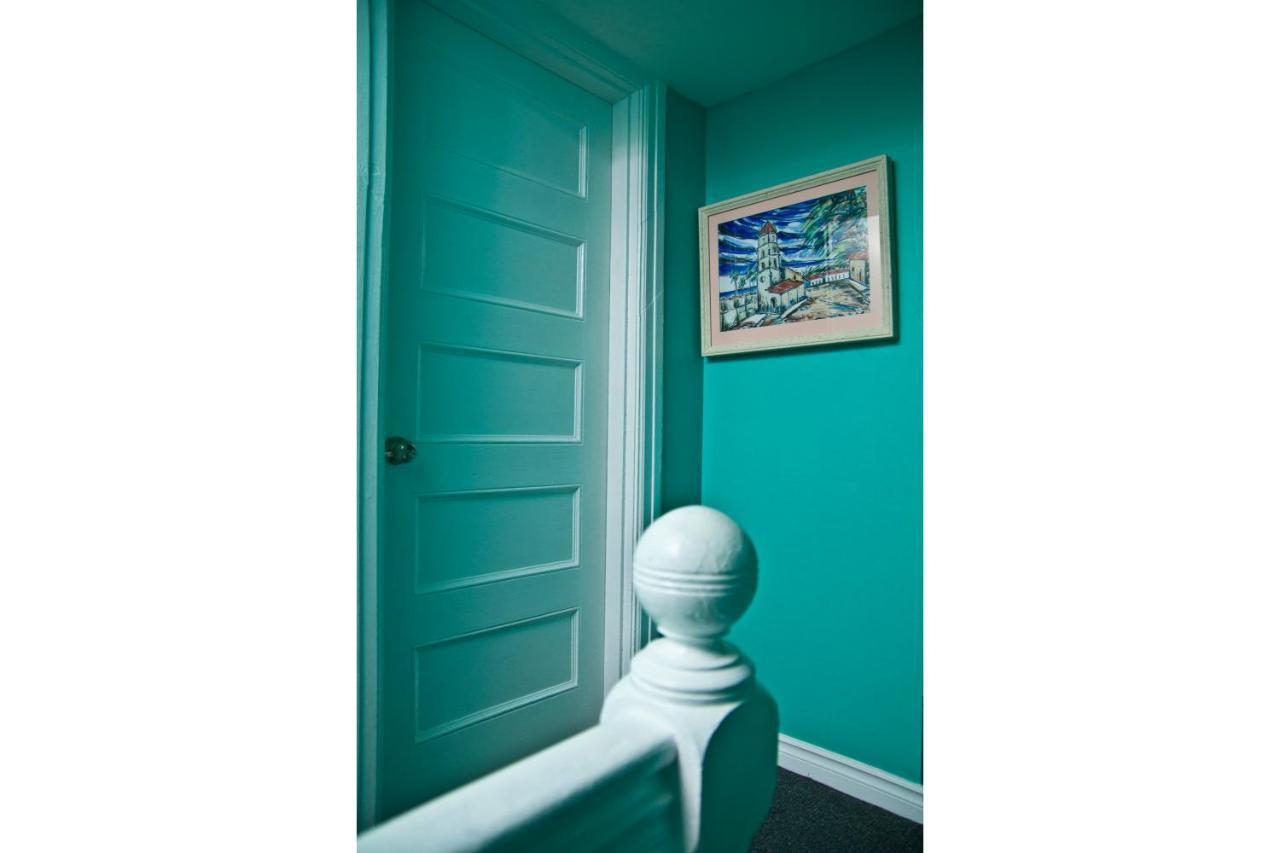 Colour Cube Guest House Toronto Downtown East Luaran gambar